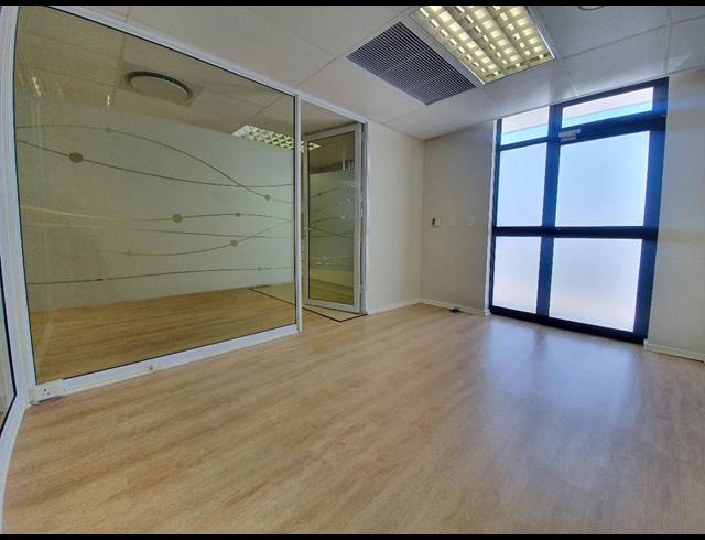 49M² OFFICE RENTED IN CENTURY CITY